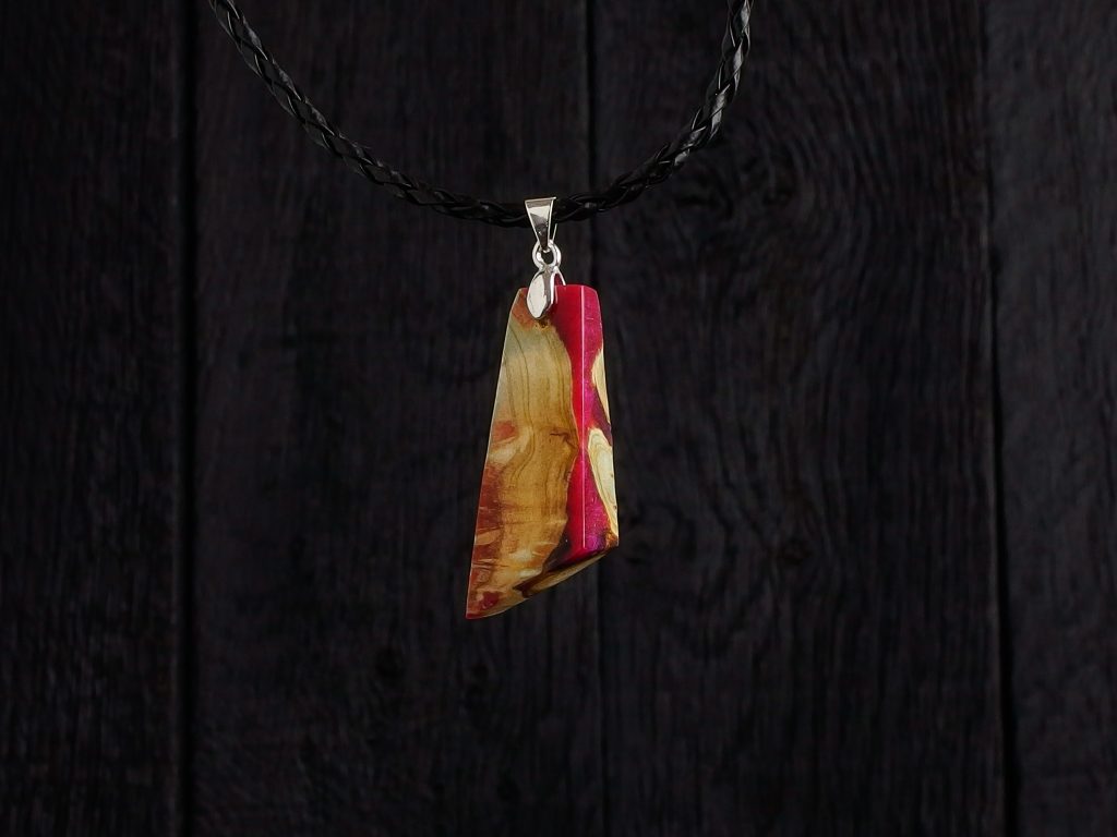 wisiorki - wood and resin pendant
